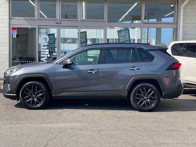 トヨタ ＲＡＶ４ ハイブリットG 青森県 2021(令3)年 6.5万km グレーメタリック ワンオーナー/黒レザーシート/プリクラッシュセーフティ/アダプティブクルーズコントロール/オートマチックハイビーム/BSM/クリアランスソナー/純正エンジンスターター/LEDヘッドライト/純正ディスプレイオーディオ(BT/ラジオ)/全方位カメラ/寒冷地仕様/フォグライト/リヤフォグライト/ステアリングヒーター/シートヒーター(D/N)/パワーシート(D席)/パワーパックドア/ビルトインETC/ドライブレコーダー(前後)/電動格納ミラー/RAYS(225/60/18)夏タイヤ/純正AW(225/60/18)冬タイヤ積込み/新車時保証書/取扱説明書