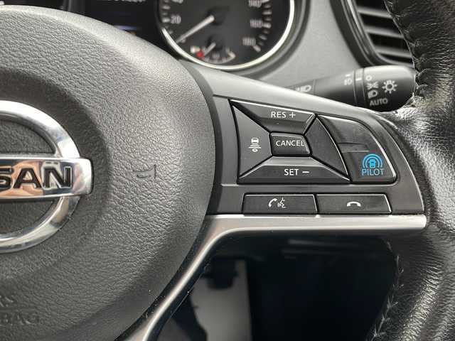 日産 エクストレイル 20Xi 道北・旭川 2020(令2)年 6.4万km チタニウムカーキ ・4WD/・プロパイロット/・純正ナビCD/BT/TV/・インテリジェントアラウンドビューモニター/・デジタルインナーミラー /・電動リアゲート/・レーダークルーズコントロール/・ハンドル支援/・横滑り防止/・オートライト/・前席＆２列目左右シートヒーター/・スペアキー/・ダウンヒルアシスト/・LEDヘッドライト/・ミラーヒーター/・革巻きステアリング/・ステアリングリモコン/・スマートキー/・オートブレーキサポート/・純正フロアマット/・ドアバイザー