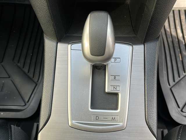 スバル レガシィ ツーリングワゴン 2．5i Lパッケージ 埼玉県 2011(平23)年 4.8万km サテンホワイトパール 純正７インチナビ/フルセグ/DVD/CD/BT/USB/SD/FM/AM/ＥＴＣ　/前席パワーシート　/クルーズコントロール　/ダウンヒルアシストコントロール　/パドルシフト　/横滑り防止　/オートライト　/スマートキー２本　/保証書　/取扱説明書