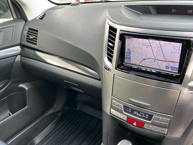 スバル レガシィ ツーリングワゴン 2．5i Lパッケージ 埼玉県 2011(平23)年 4.8万km サテンホワイトパール 純正７インチナビ/フルセグ/DVD/CD/BT/USB/SD/FM/AM/ＥＴＣ　/前席パワーシート　/クルーズコントロール　/ダウンヒルアシストコントロール　/パドルシフト　/横滑り防止　/オートライト　/スマートキー２本　/保証書　/取扱説明書