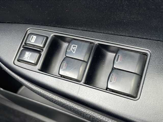 スバル レガシィ ツーリングワゴン 2．5i Lパッケージ 道東・釧路十勝 2011(平23)年 4.8万km サテンホワイトパール 純正７インチナビ/フルセグ/DVD/CD/BT/USB/SD/FM/AM/ＥＴＣ　/前席パワーシート　/クルーズコントロール　/ダウンヒルアシストコントロール　/パドルシフト　/横滑り防止　/オートライト　/スマートキー２本　/保証書　/取扱説明書