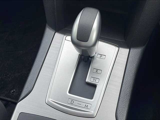 スバル レガシィ ツーリングワゴン 2．5i Lパッケージ 道東・釧路十勝 2011(平23)年 4.8万km サテンホワイトパール 純正７インチナビ/フルセグ/DVD/CD/BT/USB/SD/FM/AM/ＥＴＣ　/前席パワーシート　/クルーズコントロール　/ダウンヒルアシストコントロール　/パドルシフト　/横滑り防止　/オートライト　/スマートキー２本　/保証書　/取扱説明書