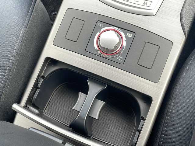スバル レガシィ ツーリングワゴン 2．5i Lパッケージ 道東・釧路十勝 2011(平23)年 4.8万km サテンホワイトパール 純正７インチナビ/フルセグ/DVD/CD/BT/USB/SD/FM/AM/ＥＴＣ　/前席パワーシート　/クルーズコントロール　/ダウンヒルアシストコントロール　/パドルシフト　/横滑り防止　/オートライト　/スマートキー２本　/保証書　/取扱説明書