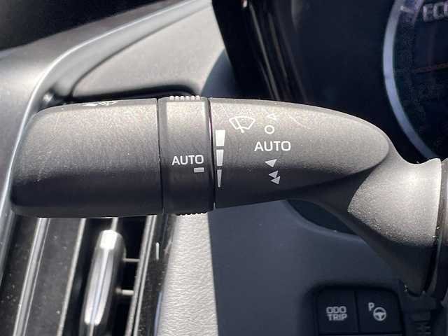 トヨタ クラウン ハイブリッド RS アドバンス Four 道央・札幌 2020(令2)年 11.6万km ブラック ・４WD/・純正SDナビ・CD・DVD・SD・Bluetooth/・フルセグTV/・全方位カメラ/・レザーシート/・前席パワーシート・シートヒーター・エアシート/・衝突軽減ブレーキ/・レーンキープアシスト/・レーダークルーズ/・ビルトインETC/・純正エンジンスターター/・クリアランスソナー /・ブラインドスポットモニター/・パーキングアシスト/・パドルシフト/・寒冷地仕様/・LEDヘッドライト/・フォグランプ/・純正１８インチアルミホイール/・新車時保証書/・取扱説明書/・スペアキー