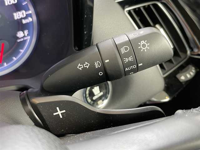 トヨタ クラウン S 静岡県 2020(令2)年 3.5万km ホワイトパールクリスタルシャイン トヨタセーフティセンス/レーダークルコン/純正ナビ/地デジ/Ｂカメラ/オートホールド/オートハイビーム/パドルシフト/ステアリングスイッチ/革巻きステアリング/純正１７インチＡＷ/スマートキー/スペアキー/保証書/取説