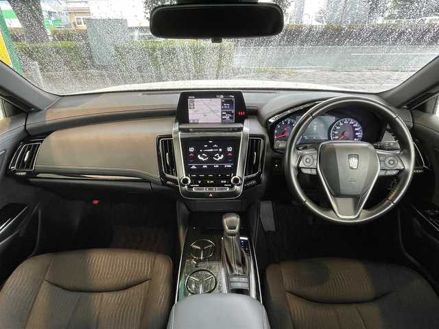 トヨタ クラウン S 静岡県 2020(令2)年 3.5万km ホワイトパールクリスタルシャイン トヨタセーフティセンス/レーダークルコン/純正ナビ/地デジ/Ｂカメラ/オートホールド/オートハイビーム/パドルシフト/ステアリングスイッチ/革巻きステアリング/純正１７インチＡＷ/スマートキー/スペアキー/保証書/取説