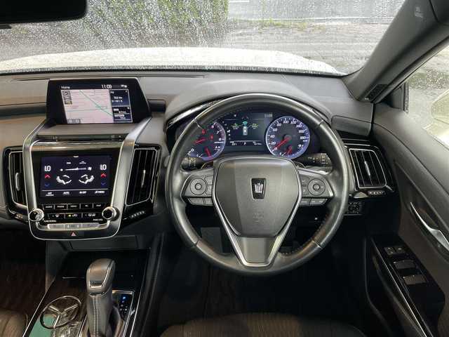 トヨタ クラウン S 静岡県 2020(令2)年 3.5万km ホワイトパールクリスタルシャイン トヨタセーフティセンス/レーダークルコン/純正ナビ/地デジ/Ｂカメラ/オートホールド/オートハイビーム/パドルシフト/ステアリングスイッチ/革巻きステアリング/純正１７インチＡＷ/スマートキー/スペアキー/保証書/取説