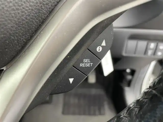 ホンダ シャトル ハイブリッド X 富山県 2015(平27)年 7.4万km ホワイトオーキッドパール 純正ナビ（CD DVD bluetooth）/フルセグTV/HDMI/バックカメラ/ビルトインETC/フロントドラレコ（DRY-AS350GS）/純正15インチAW/15インチスタッドレスセット積込み/パドルシフト/ハーフレザーシート/オートライト/LEDヘッドライト/スマートキー/プッシュスタート/クルーズコントロール/横滑防止装置/純正マット/保証書/スペアキー