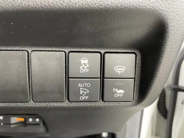 ホンダ シャトル ハイブリッド X 富山県 2015(平27)年 7.4万km ホワイトオーキッドパール 純正ナビ（CD DVD bluetooth）/フルセグTV/HDMI/バックカメラ/ビルトインETC/フロントドラレコ（DRY-AS350GS）/純正15インチAW/15インチスタッドレスセット積込み/パドルシフト/ハーフレザーシート/オートライト/LEDヘッドライト/スマートキー/プッシュスタート/クルーズコントロール/横滑防止装置/純正マット/保証書/スペアキー