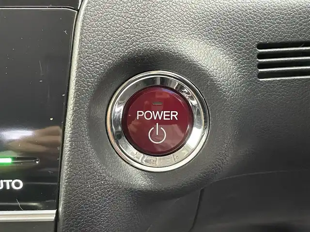 ホンダ シャトル ハイブリッド X 富山県 2015(平27)年 7.4万km ホワイトオーキッドパール 純正ナビ（CD DVD bluetooth）/フルセグTV/HDMI/バックカメラ/ビルトインETC/フロントドラレコ（DRY-AS350GS）/純正15インチAW/15インチスタッドレスセット積込み/パドルシフト/ハーフレザーシート/オートライト/LEDヘッドライト/スマートキー/プッシュスタート/クルーズコントロール/横滑防止装置/純正マット/保証書/スペアキー