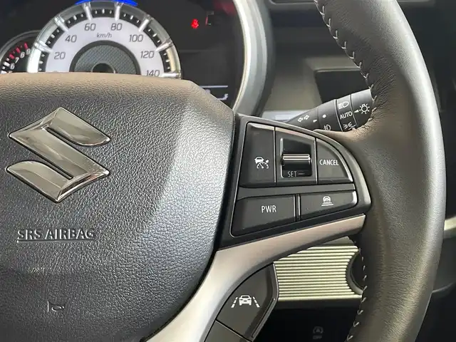 スズキ スペーシア カスタム HYBRID XS 岩手県 2023(令5)年 0.6万km スチールシルバーM ４WD/全方位モニター/ヘッドアップディスプレイ/スズキコネクト対応通信機装着車/スズキセーフティサポート/デュアルカメラブレーキサポート/アダプティブクルーズコントロール/車線維持支援機能/車線逸脱警報/誤発進抑制機能/先行車発進お知らせ機能/標識認識機能/リヤパーキングセンサー/前席シートヒーター/両側パワースライドドア/スリムサーキュレーター/ロールサンシェード/純正ナビ/フルセグTV/LEDヘッドライト/純正15インチアルミホイール