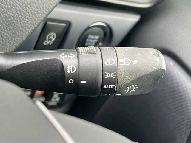 トヨタ ヴォクシー ZS 煌Ⅱ 三重県 2016(平28)年 4.1万km ブラック 純正9型ナビ /バックカメラ /両側パワースライドドア/スペアキー /ビルトインETC /レーンキープアシスト /衝突軽減ブレーキ/ウォークスルー /オートハイビーム /オートライト /フロアマット /リヤサンシェード /電動格納ミラー /禁煙車