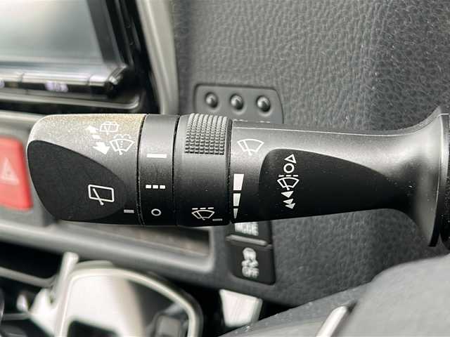 トヨタ ヴォクシー ZS 煌Ⅱ 三重県 2016(平28)年 4.1万km ブラック 純正9型ナビ /バックカメラ /両側パワースライドドア/スペアキー /ビルトインETC /レーンキープアシスト /衝突軽減ブレーキ/ウォークスルー /オートハイビーム /オートライト /フロアマット /リヤサンシェード /電動格納ミラー /禁煙車