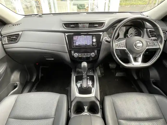 日産 エクストレイル 道央・札幌 2019(平31)年 7.9万km ブリリアントホワイトパール ・4WD/・社外SDナビ/USB・BT・DVD/・社外AW付冬タイヤ/・フルセグＴＶ/・ミュージックサーバー/・ミュージックプレイヤー接続（iPod・AUX）/・ＵＳＢ接続/・全方位車外カメラ/・追従機能付クルーズコントロール/・ダウンヒルアシストコントロール/・オートブレーキホールド/・デジタルインナーミラー/・ビルトインＥＴＣ/・純正エンジンスターター/・電動格納ミラー/・エンジンスタートボタン/・スマートキー/・スペアキー/・保証書/・取扱説明書