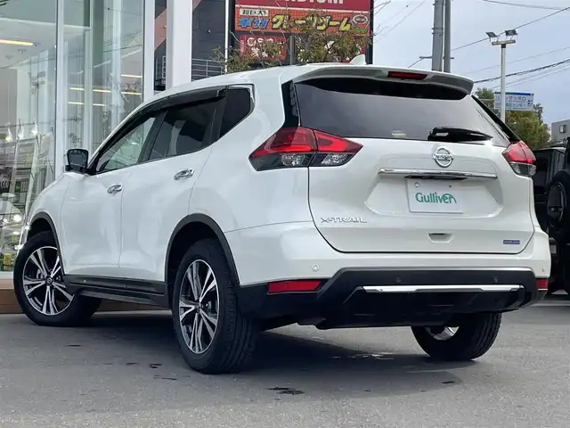 日産 エクストレイル 道央・札幌 2019(平31)年 7.9万km ブリリアントホワイトパール ・4WD/・社外SDナビ/USB・BT・DVD/・社外AW付冬タイヤ/・フルセグＴＶ/・ミュージックサーバー/・ミュージックプレイヤー接続（iPod・AUX）/・ＵＳＢ接続/・全方位車外カメラ/・追従機能付クルーズコントロール/・ダウンヒルアシストコントロール/・オートブレーキホールド/・デジタルインナーミラー/・ビルトインＥＴＣ/・純正エンジンスターター/・電動格納ミラー/・エンジンスタートボタン/・スマートキー/・スペアキー/・保証書/・取扱説明書
