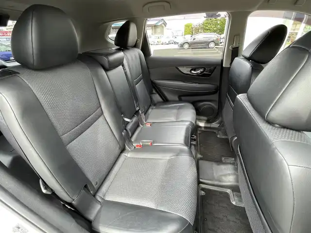 日産 エクストレイル 道央・札幌 2019(平31)年 7.9万km ブリリアントホワイトパール ・4WD/・社外SDナビ/USB・BT・DVD/・社外AW付冬タイヤ/・フルセグＴＶ/・ミュージックサーバー/・ミュージックプレイヤー接続（iPod・AUX）/・ＵＳＢ接続/・全方位車外カメラ/・追従機能付クルーズコントロール/・ダウンヒルアシストコントロール/・オートブレーキホールド/・デジタルインナーミラー/・ビルトインＥＴＣ/・純正エンジンスターター/・電動格納ミラー/・エンジンスタートボタン/・スマートキー/・スペアキー/・保証書/・取扱説明書