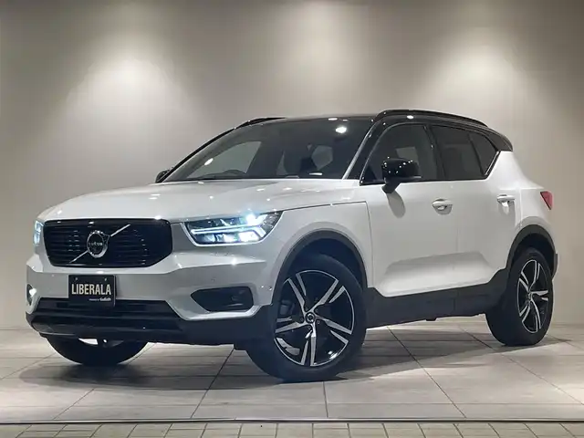 ボルボ ＸＣ４０ T5 AWD Rデザイン 愛知県 2018(平30)年 2.8万km クリスタルホワイトP ハーマンカードンサウンド　/Ｌａｖａオレンジカラーフロアカーペット＆ドア内張り　/１９インチ５ダブルスポークAW/純正ナビ　/Ｂｌｕｅｔｏｏｔｈ　/３６０度カメラ　/フルセグTV/ACC/LKA/LDW/BSM/CTA/ハーフレザー/パワーシート　/シートヒーター　/ＥＴＣ/パワートランク/パドルシフト/LEDヘッドライト/プッシュスタート/ウィンカーミラー/アイドリングストップ