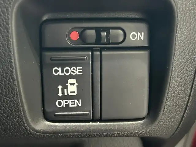 ホンダ Ｎ ＢＯＸ 2トーン カスタム G Aパッケージ 沖縄県 2014(平26)年 3.7万km ミラノレッド (株)IDOMが運営する【じしゃロンコザ店】の自社ローン専用車両になりますこちらは現金またはオートローンご利用時の価格です。自社ローンご希望の方は別途その旨お申付け下さい/純正ナビ　/ＴＶ　/ＣＤ再生　/ＥＴＣ　/バックカメラ　/片側パワースライドドア　/アイドリングストップ　　/純正フロアマット　/カーテンエアバック　/ＨＩＤヘッドライト　/スマートキー　/プッシュスタート