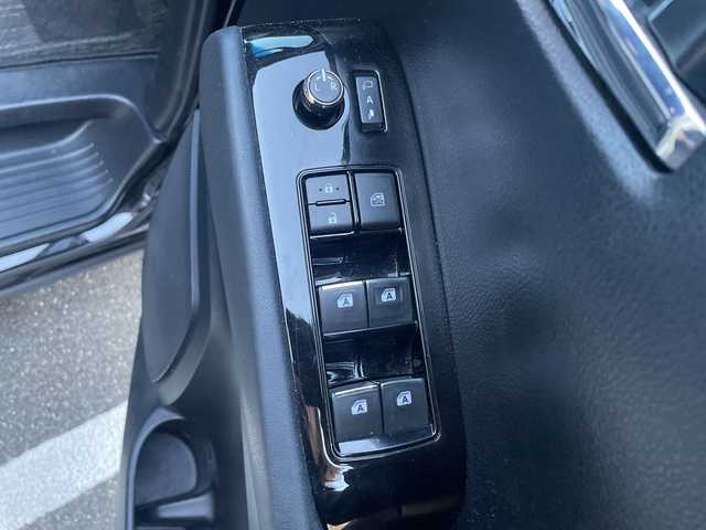 トヨタ ヴェルファイア Z 愛知県 2015(平27)年 13.1万km バーニングブラッククリスタルシャインガラスフレーク ワンオーナー/アルパイン製10型ナビ/アルパイン製後席モニター/フルセグTV・CD・DVD・SD・Bluetooth/革調シートカバー/クリアランスソナー/nanoeエアコン/LEDヘッドライト/LEDフォグランプ/オートライト/ステアリングスイッチ/ETC/前側ドラレコ/純正フロアマット/VIPERセキュリティモデル３３００V/保証書/取扱説明書/スペアスマートキー/ディーラー点検記録簿（H30 R2 R4 R5 R6)