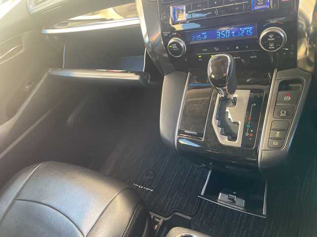 トヨタ ヴェルファイア Z 愛知県 2015(平27)年 13.1万km バーニングブラッククリスタルシャインガラスフレーク ワンオーナー/アルパイン製10型ナビ/アルパイン製後席モニター/フルセグTV・CD・DVD・SD・Bluetooth/革調シートカバー/クリアランスソナー/nanoeエアコン/LEDヘッドライト/LEDフォグランプ/オートライト/ステアリングスイッチ/ETC/前側ドラレコ/純正フロアマット/VIPERセキュリティモデル３３００V/保証書/取扱説明書/スペアスマートキー/ディーラー点検記録簿（H30 R2 R4 R5 R6)