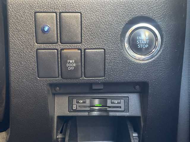 トヨタ ヴェルファイア Z 愛知県 2015(平27)年 13.1万km バーニングブラッククリスタルシャインガラスフレーク ワンオーナー/アルパイン製10型ナビ/アルパイン製後席モニター/フルセグTV・CD・DVD・SD・Bluetooth/革調シートカバー/クリアランスソナー/nanoeエアコン/LEDヘッドライト/LEDフォグランプ/オートライト/ステアリングスイッチ/ETC/前側ドラレコ/純正フロアマット/VIPERセキュリティモデル３３００V/保証書/取扱説明書/スペアスマートキー/ディーラー点検記録簿（H30 R2 R4 R5 R6)