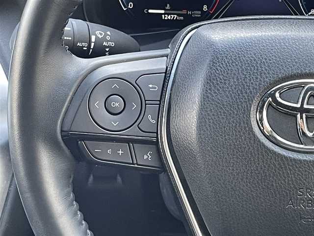 トヨタ ハリアー G 大阪府 2024(令6)年 1.3万km プラチナホワイトパールマイカ ワンオーナー/純正12.3インチナビ/BT/USB/フルセグTV/AppleCarPlay/AndroidAuto/バックカメラ/デジタルインナーミラー型ドラレコ/ハーフレザーシート/パワーシート/電動リアゲート/追従機能付きクルーズコントロール/レーンキープアシスト/前後コーナーセンサー/オートホールド/LEDヘッドライト/フロントフォグ/オートハイビーム/純正フロアマット/純正18インチAW/電格ミラー/スペアキー/ETC2.0