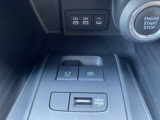 トヨタ ハリアー G 大阪府 2024(令6)年 1.3万km プラチナホワイトパールマイカ ワンオーナー/純正12.3インチナビ/BT/USB/フルセグTV/AppleCarPlay/AndroidAuto/バックカメラ/デジタルインナーミラー型ドラレコ/ハーフレザーシート/パワーシート/電動リアゲート/追従機能付きクルーズコントロール/レーンキープアシスト/前後コーナーセンサー/オートホールド/LEDヘッドライト/フロントフォグ/オートハイビーム/純正フロアマット/純正18インチAW/電格ミラー/スペアキー/ETC2.0