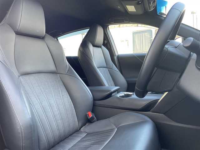 トヨタ ハリアー G 大阪府 2024(令6)年 1.3万km プラチナホワイトパールマイカ ワンオーナー/純正12.3インチナビ/BT/USB/フルセグTV/AppleCarPlay/AndroidAuto/バックカメラ/デジタルインナーミラー型ドラレコ/ハーフレザーシート/パワーシート/電動リアゲート/追従機能付きクルーズコントロール/レーンキープアシスト/前後コーナーセンサー/オートホールド/LEDヘッドライト/フロントフォグ/オートハイビーム/純正フロアマット/純正18インチAW/電格ミラー/スペアキー/ETC2.0