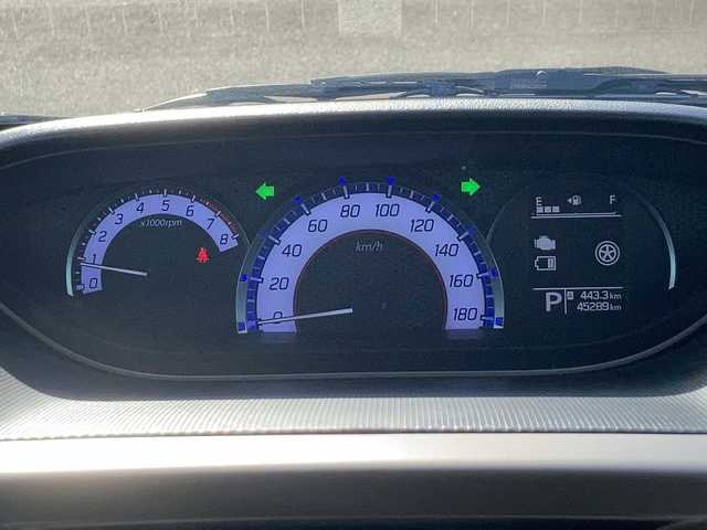 スズキ ソリオ バンディット Fリミテッド 佐賀県 2017(平29)年 4.6万km ピュアホワイトP Carrozzeria8インチナビ/Carrozzeriaフリップダウンモニター/バックカメラ/両側パワースライドドア/デュアルカメラブレーキサポート/路線逸脱警報/クルーズコントロール/ハーフレザーシート/シートヒーター/ETC/ステアリングリモコン/ドライブレコーダー/アイドリングストップ/プッシュスタート/スマートキー/LEDヘッドライト/フォグライト/純正アルミホイール