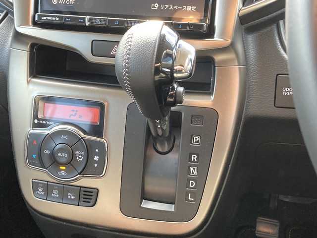 スズキ ソリオ バンディット Fリミテッド 佐賀県 2017(平29)年 4.6万km ピュアホワイトP Carrozzeria8インチナビ/Carrozzeriaフリップダウンモニター/バックカメラ/両側パワースライドドア/デュアルカメラブレーキサポート/路線逸脱警報/クルーズコントロール/ハーフレザーシート/シートヒーター/ETC/ステアリングリモコン/ドライブレコーダー/アイドリングストップ/プッシュスタート/スマートキー/LEDヘッドライト/フォグライト/純正アルミホイール