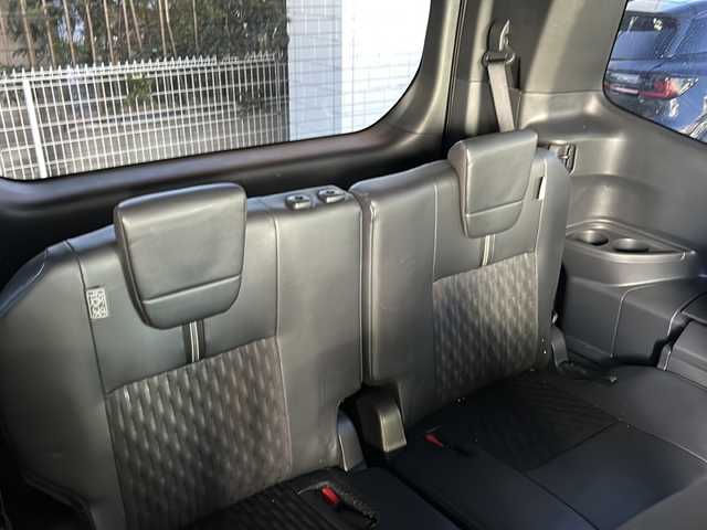 トヨタ ノア ハイブリッド S－Z 京都府 2023(令5)年 1.9万km アティチュードブラックマイカ 10.5インチディスプレイオーディオナビ/フルセグTV/Bluetooth/Ｍiracast/HDMI/14インチ有機ELフリップダウンモニター/バックカメラ/パワーバックドア/両側パワースライドドア/3眼LEDヘッドライト/レーダークルーズコントロール/レーンキープアシスト/ステアリングヒーター/ステアリングスイッチ/ハンズフリーデュアルパワースライドドア/PCS/PDA/PKSB/RSA/ビルトインETC2.0/オートライト/オートハイビーム/保証書/取説