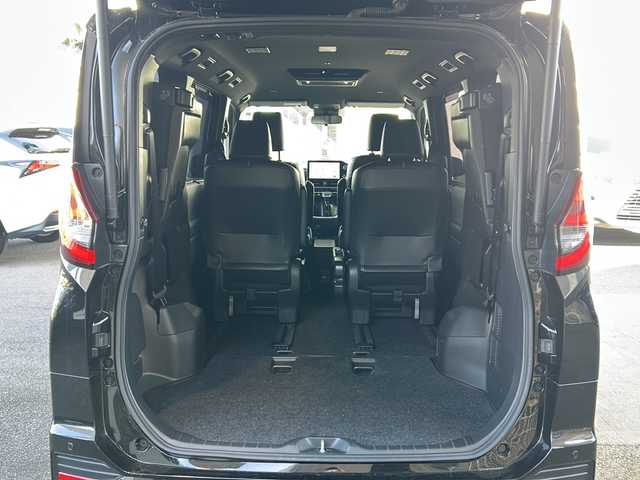 トヨタ ノア ハイブリッド S－Z 京都府 2023(令5)年 1.9万km アティチュードブラックマイカ 10.5インチディスプレイオーディオナビ/フルセグTV/Bluetooth/Ｍiracast/HDMI/14インチ有機ELフリップダウンモニター/バックカメラ/パワーバックドア/両側パワースライドドア/3眼LEDヘッドライト/レーダークルーズコントロール/レーンキープアシスト/ステアリングヒーター/ステアリングスイッチ/ハンズフリーデュアルパワースライドドア/PCS/PDA/PKSB/RSA/ビルトインETC2.0/オートライト/オートハイビーム/保証書/取説