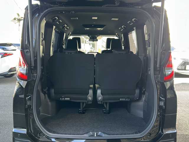 トヨタ ノア ハイブリッド S－Z 京都府 2023(令5)年 1.9万km アティチュードブラックマイカ 10.5インチディスプレイオーディオナビ/フルセグTV/Bluetooth/Ｍiracast/HDMI/14インチ有機ELフリップダウンモニター/バックカメラ/パワーバックドア/両側パワースライドドア/3眼LEDヘッドライト/レーダークルーズコントロール/レーンキープアシスト/ステアリングヒーター/ステアリングスイッチ/ハンズフリーデュアルパワースライドドア/PCS/PDA/PKSB/RSA/ビルトインETC2.0/オートライト/オートハイビーム/保証書/取説