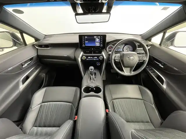 トヨタ ハリアー G 道央・札幌 2020(令2)年 3万km パール ・４WD/・純正メモリナビ/・BT/AUX/AｐｐleCarPlay/AndroidAuto/USB/・バックカメラ/・ビルトインETC/・デジタルインナーミラー/・ミラー一体型ドライブレコーダー/・衝突軽減ブレーキ/・横滑り防止装置/・アダプティブクルーズコントロール/・レーンキープアシスト/・ブラインドスポットモニター/・RCTA/・LEDヘッドライト/・フォグ/・オートマチックハイビーム/・純正18インチAW/・前後コーナーセンサー/・D席パワーシート/・純正フロアマット/・スペアキー/・取扱説明書