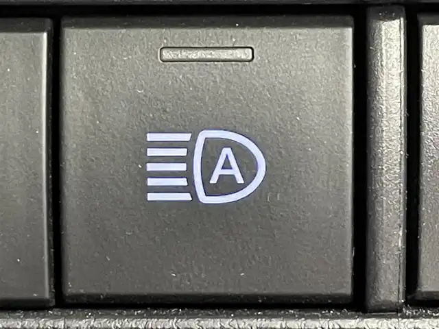 トヨタ ハリアー G 道央・札幌 2020(令2)年 3万km パール ・４WD/・純正メモリナビ/・BT/AUX/AｐｐleCarPlay/AndroidAuto/USB/・バックカメラ/・ビルトインETC/・デジタルインナーミラー/・ミラー一体型ドライブレコーダー/・衝突軽減ブレーキ/・横滑り防止装置/・アダプティブクルーズコントロール/・レーンキープアシスト/・ブラインドスポットモニター/・RCTA/・LEDヘッドライト/・フォグ/・オートマチックハイビーム/・純正18インチAW/・前後コーナーセンサー/・D席パワーシート/・純正フロアマット/・スペアキー/・取扱説明書