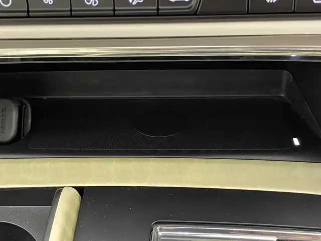 マツダ ＣＸ－６０ XD HV プレミアムモダン 愛知県 2022(令4)年 3.2万km ソウルレッドクリスタルM 純正１２．３インチナビ/BOSEプレミアムサウンドシステム/ワイヤレス充電/サンルーフ/白レザーシート/全方位カメラ/HDMI/AC100V充電/フルセグTV/全席シートヒーター/パワーシート/パワーバックドア/ステアリングヒーター/パドルシフト/ブラインドスポットモニター/コーナーセンサー/LEDオートライト/純正アルミホイール/カーテンエアバック/ETC/前後ドライブレコーダー/レーダークルーズコントロール/純正フロアマット/禁煙車