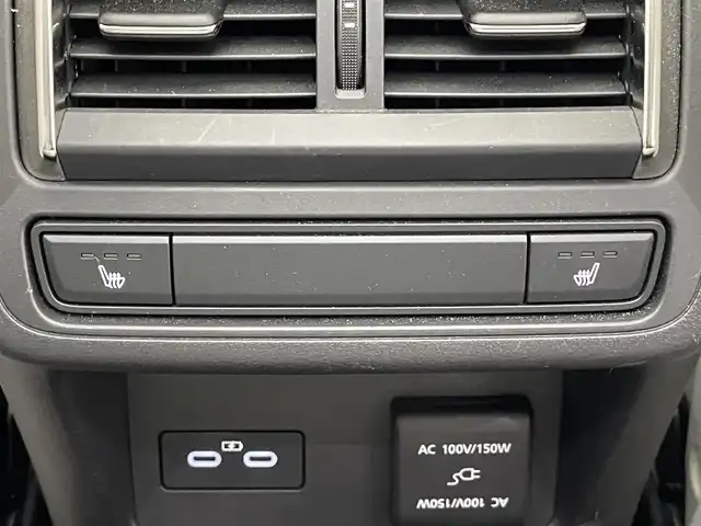 マツダ ＣＸ－６０ XD HV プレミアムモダン 愛知県 2022(令4)年 3.2万km ソウルレッドクリスタルM 純正１２．３インチナビ/BOSEプレミアムサウンドシステム/ワイヤレス充電/サンルーフ/白レザーシート/全方位カメラ/HDMI/AC100V充電/フルセグTV/全席シートヒーター/パワーシート/パワーバックドア/ステアリングヒーター/パドルシフト/ブラインドスポットモニター/コーナーセンサー/LEDオートライト/純正アルミホイール/カーテンエアバック/ETC/前後ドライブレコーダー/レーダークルーズコントロール/純正フロアマット/禁煙車