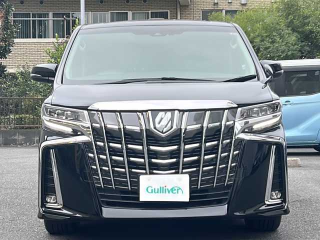 トヨタ アルファード S Cパッケージ 埼玉県 2021(令3)年 5.9万km ブラック 登録時58875km/Wサンルーフ/フリップダウンモニター/純正ディーラーオプションナビ/　AM/FM/CD/DVD/Bluetooth/フルセグ/Miracast/レザーシート/パワーシート（前席）/メモリーシート/シートヒーター/エアシート/クルーズコントロール/レーンキープアシスト/衝突軽減防止装置/横滑り防止機能/バックカメラ/両側パワースライドドア/LEDオートライト/オートハイビーム/フォグランプ/ブラインドスポットモニター/クリアランスソナー/パワーバックドア/デジタルインナーミラー/オットマン（N席、2列目）/ステアリングスイッチ/ステアリグヒーター/純正18インチアルミホイール/パーキングブレーキホールド/電動格納ミラー/ウィンカーミラー/ドアバイザー/プッシュスタート/スマートキー×2/取扱説明書/ナビ取扱説明書