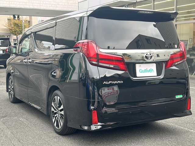 トヨタ アルファード S Cパッケージ 埼玉県 2021(令3)年 5.9万km ブラック 登録時58875km/Wサンルーフ/フリップダウンモニター/純正ディーラーオプションナビ/　AM/FM/CD/DVD/Bluetooth/フルセグ/Miracast/レザーシート/パワーシート（前席）/メモリーシート/シートヒーター/エアシート/クルーズコントロール/レーンキープアシスト/衝突軽減防止装置/横滑り防止機能/バックカメラ/両側パワースライドドア/LEDオートライト/オートハイビーム/フォグランプ/ブラインドスポットモニター/クリアランスソナー/パワーバックドア/デジタルインナーミラー/オットマン（N席、2列目）/ステアリングスイッチ/ステアリグヒーター/純正18インチアルミホイール/パーキングブレーキホールド/電動格納ミラー/ウィンカーミラー/ドアバイザー/プッシュスタート/スマートキー×2/取扱説明書/ナビ取扱説明書