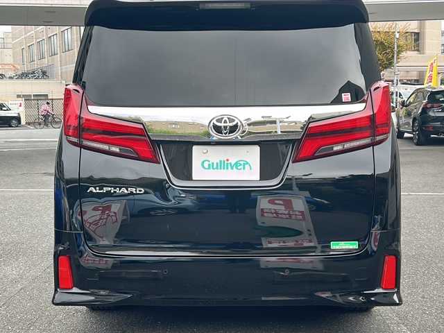 トヨタ アルファード S Cパッケージ 埼玉県 2021(令3)年 5.9万km ブラック 登録時58875km/Wサンルーフ/フリップダウンモニター/純正ディーラーオプションナビ/　AM/FM/CD/DVD/Bluetooth/フルセグ/Miracast/レザーシート/パワーシート（前席）/メモリーシート/シートヒーター/エアシート/クルーズコントロール/レーンキープアシスト/衝突軽減防止装置/横滑り防止機能/バックカメラ/両側パワースライドドア/LEDオートライト/オートハイビーム/フォグランプ/ブラインドスポットモニター/クリアランスソナー/パワーバックドア/デジタルインナーミラー/オットマン（N席、2列目）/ステアリングスイッチ/ステアリグヒーター/純正18インチアルミホイール/パーキングブレーキホールド/電動格納ミラー/ウィンカーミラー/ドアバイザー/プッシュスタート/スマートキー×2/取扱説明書/ナビ取扱説明書