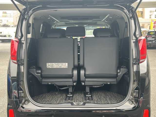 トヨタ アルファード S Cパッケージ 埼玉県 2021(令3)年 5.9万km ブラック 登録時58875km/Wサンルーフ/フリップダウンモニター/純正ディーラーオプションナビ/　AM/FM/CD/DVD/Bluetooth/フルセグ/Miracast/レザーシート/パワーシート（前席）/メモリーシート/シートヒーター/エアシート/クルーズコントロール/レーンキープアシスト/衝突軽減防止装置/横滑り防止機能/バックカメラ/両側パワースライドドア/LEDオートライト/オートハイビーム/フォグランプ/ブラインドスポットモニター/クリアランスソナー/パワーバックドア/デジタルインナーミラー/オットマン（N席、2列目）/ステアリングスイッチ/ステアリグヒーター/純正18インチアルミホイール/パーキングブレーキホールド/電動格納ミラー/ウィンカーミラー/ドアバイザー/プッシュスタート/スマートキー×2/取扱説明書/ナビ取扱説明書