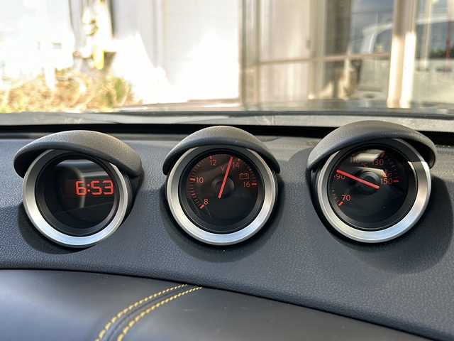 日産 フェアレディ Ｚ ヘリテージエディション 静岡県 2018(平30)年 5.4万km ダイヤモンドブラック 純正ナビ/・TV/・AUX/・CD/DVD/・FM/AM/・Bluetooth/主要装備/・バックカメラ/・ＥＴＣ/・１９インチＮＳＩＭＯアルミ/・ＦＵＪＩＴＳＵＢＯマフラー/・専用イエローステッチシート/・パドルシフト/・ＨＩＤヘッドライト/・サイドカーテンエアバッグ/・ステアリングリモコン/・横滑り防止装置