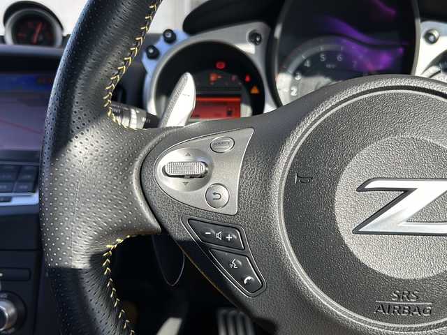 日産 フェアレディ Ｚ ヘリテージエディション 静岡県 2018(平30)年 5.4万km ダイヤモンドブラック 純正ナビ/・TV/・AUX/・CD/DVD/・FM/AM/・Bluetooth/主要装備/・バックカメラ/・ＥＴＣ/・１９インチＮＳＩＭＯアルミ/・ＦＵＪＩＴＳＵＢＯマフラー/・専用イエローステッチシート/・パドルシフト/・ＨＩＤヘッドライト/・サイドカーテンエアバッグ/・ステアリングリモコン/・横滑り防止装置