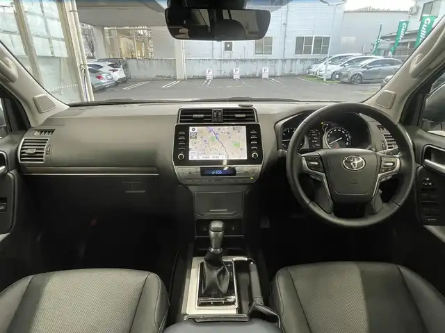 トヨタ ランドクルーザー プラド TX Lパッケージ マットブラED 宮城県 2024(令6)年 0.8万km ホワイトパールクリスタルシャイン 純正メモリーナビ/（ＡＭ／ＦＭ／Ｂｌｕｅｔｏｏｔｈ）　/黒革レザーシート　/サンルーフ　/ルーフレール/プリクラッシュセーフティー　/ブラインドスポットモニター　/全方位カメラ　/バックカメラ/レーンキープアシスト　/コーナーセンサー/横滑り防止装置/フロントワイパーデアイサー/ヘッドライトウォッシャー/オートライト/オートマチックハイビーム/ベンチレーション/前席シートヒーター/スマートキー/プッシュスタート/ETC2.0