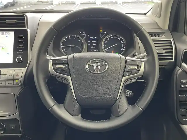 トヨタ ランドクルーザー プラド TX Lパッケージ マットブラED 宮城県 2024(令6)年 0.8万km ホワイトパールクリスタルシャイン 純正メモリーナビ/（ＡＭ／ＦＭ／Ｂｌｕｅｔｏｏｔｈ）　/黒革レザーシート　/サンルーフ　/ルーフレール/プリクラッシュセーフティー　/ブラインドスポットモニター　/全方位カメラ　/バックカメラ/レーンキープアシスト　/コーナーセンサー/横滑り防止装置/フロントワイパーデアイサー/ヘッドライトウォッシャー/オートライト/オートマチックハイビーム/ベンチレーション/前席シートヒーター/スマートキー/プッシュスタート/ETC2.0