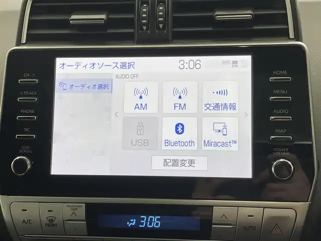 トヨタ ランドクルーザー プラド TX Lパッケージ マットブラED 宮城県 2024(令6)年 0.8万km ホワイトパールクリスタルシャイン 純正メモリーナビ/（ＡＭ／ＦＭ／Ｂｌｕｅｔｏｏｔｈ）　/黒革レザーシート　/サンルーフ　/ルーフレール/プリクラッシュセーフティー　/ブラインドスポットモニター　/全方位カメラ　/バックカメラ/レーンキープアシスト　/コーナーセンサー/横滑り防止装置/フロントワイパーデアイサー/ヘッドライトウォッシャー/オートライト/オートマチックハイビーム/ベンチレーション/前席シートヒーター/スマートキー/プッシュスタート/ETC2.0