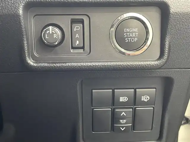 トヨタ ランドクルーザー プラド TX Lパッケージ マットブラED 宮城県 2024(令6)年 0.8万km ホワイトパールクリスタルシャイン 純正メモリーナビ/（ＡＭ／ＦＭ／Ｂｌｕｅｔｏｏｔｈ）　/黒革レザーシート　/サンルーフ　/ルーフレール/プリクラッシュセーフティー　/ブラインドスポットモニター　/全方位カメラ　/バックカメラ/レーンキープアシスト　/コーナーセンサー/横滑り防止装置/フロントワイパーデアイサー/ヘッドライトウォッシャー/オートライト/オートマチックハイビーム/ベンチレーション/前席シートヒーター/スマートキー/プッシュスタート/ETC2.0