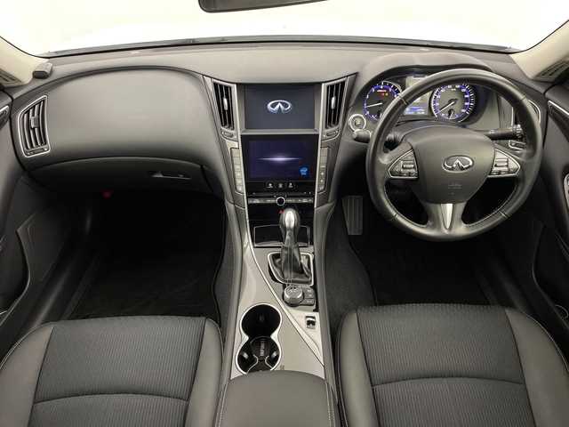 日産 スカイライン 200GT－t 鹿児島県 2014(平26)年 0.3万km クリスタルホワイトパール 純正ナビ/(BT/AM/FM/CD/DVD/フルセグTV)/バックカメラ/クルーズコントロール/ハーフレザーシート/前席パワーシート/ハーフレザーシート/純正LEDヘッドライト/ETC/革巻きステアリング/パドルシフト/ターボ/純正リモコンエンジンスターター/スペアキー/保証書/取扱説明書/ワンオーナー