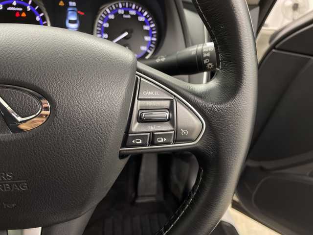 日産 スカイライン 200GT－t 鹿児島県 2014(平26)年 0.3万km クリスタルホワイトパール 純正ナビ/(BT/AM/FM/CD/DVD/フルセグTV)/バックカメラ/クルーズコントロール/ハーフレザーシート/前席パワーシート/ハーフレザーシート/純正LEDヘッドライト/ETC/革巻きステアリング/パドルシフト/ターボ/純正リモコンエンジンスターター/スペアキー/保証書/取扱説明書/ワンオーナー