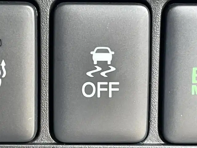 三菱 デリカＤ：５ P 兵庫県 2023(令5)年 2.5万km グラファイトグレーメタリック/ブラックマイカ １０．１インチナビ/追従有クルーズコントロール/アラウンドビューモニター/両側パワスラ/ステアリングヒーター/シートヒーター/AppleCarPlay/電動リアゲート/Bluetooth接続/フルセグTV/HDMI端子/LEDヘッドライト/パドルシフト/CD/DVD/スイッチスタート/スペアキー